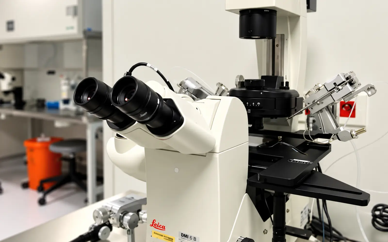 Surgical microscope in the operating theatre
